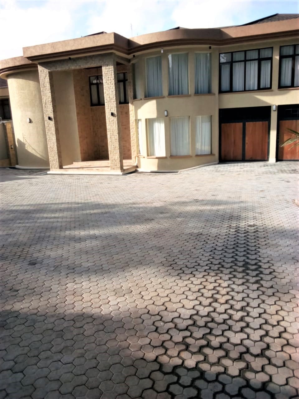 A villa house design built by Raphco constructions in Miotoni, Karen